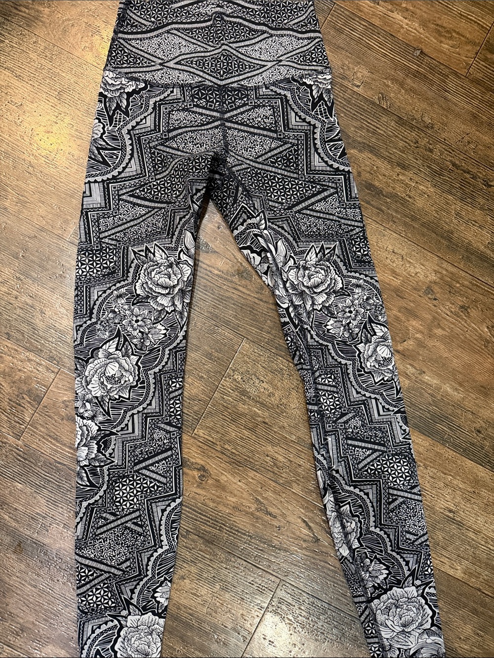 lululemon athletica Black and White Floral Geo Leggings